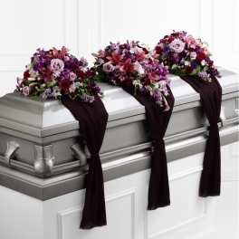 FTD Refreshing Mix Casket Spray