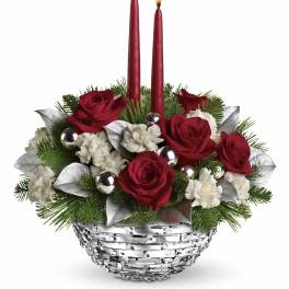 Teleflora's Sparkle of Christmas Centerpiece