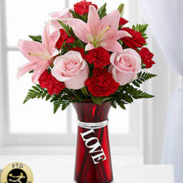 The FTD® Hold My Heart™ Bouquet