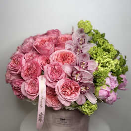Garden Elegance Box Arrangement