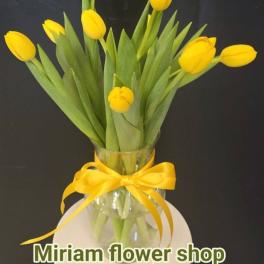 Tulipanes jarron de cristal