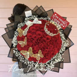 100 red roses with babies breath rim