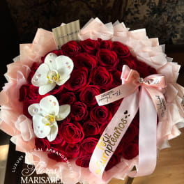 50 red roses with orchid flowers