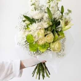 White and pale green bouquet with lilies and roses