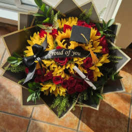 Ramo de Graduación_Girasoles y Rosas Rojas