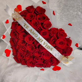 Red hear lovely bouquet.