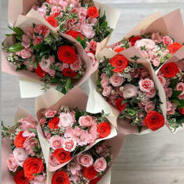 Valentine’s Day- mixed flower bouquet