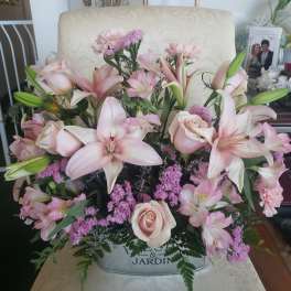 LOVE PINK BOUQUET