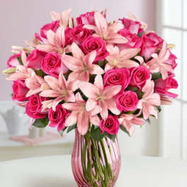 Blushing Beauty Bouquet – Elegant Pink Birthday Flowers Bronx