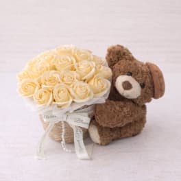 [SOAP FLOWER]Cream roses and teddy bear arrangement