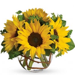 Sunflower bouquet in a clear glass vase
