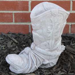 Concrete Boot with Spur