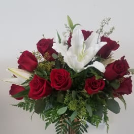 Red&White Center Pieces Not included Vase
