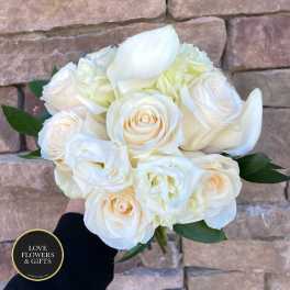 Elegant Ivory , Light pink rose, (Handheld Prom Bouquet)