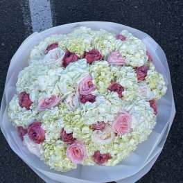 Bouquet of hydrangeas and peony roses