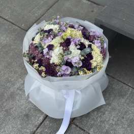 Purple fragrant bouquet
