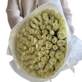 Bouquet of white roses