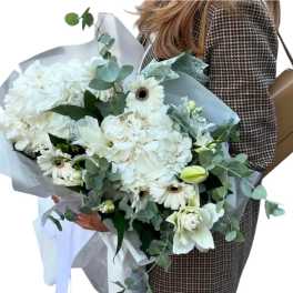 Stylish bouquet for birthday - it will perfectly match your image.