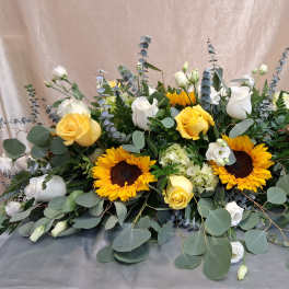 Elegant sunflower center piece for all occasions