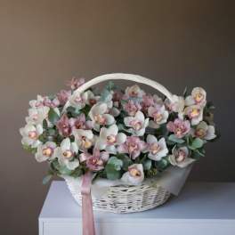 № 4 - ORCHIDS BASKET. THE PHOTO SHOWS THE PREMIUM SIZE.