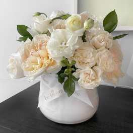 Ivory Roses Elegance Vase
