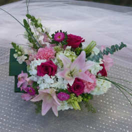 Pink and white mixed bouquet with lilies and roses