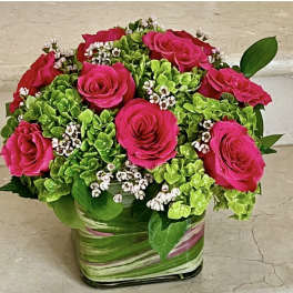 Elegant Roses with Hydrangeas
