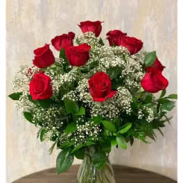 Dozen red roses