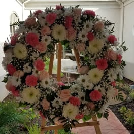 Pink & White Standing Wreath