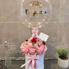 Arreglo de flores con globo