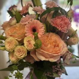 BLUSHING BEAUTY BOUQUET