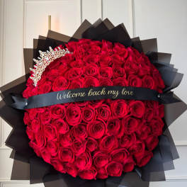 Elegant bouquet 100 red roses