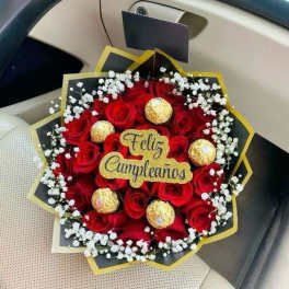 Ramo de rosas feliz cumple