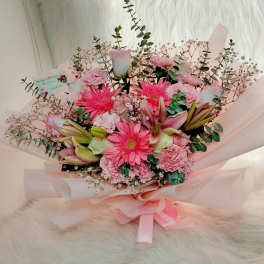 Love A mixed bouquet in pastel tones
