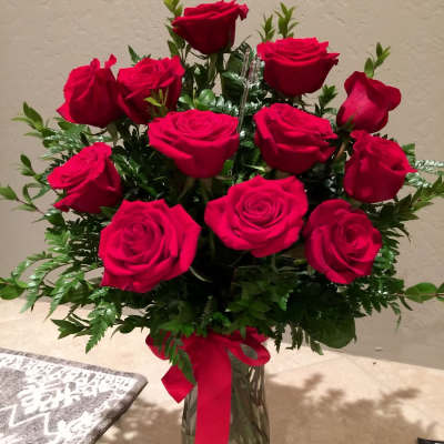 Sweet 12 red roses