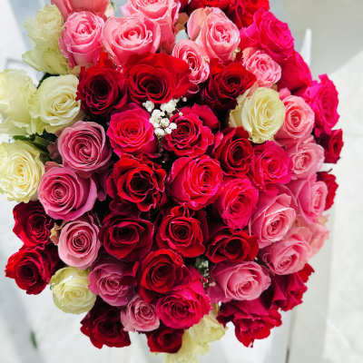 Mix rose arrangements