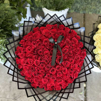100 Red Roses