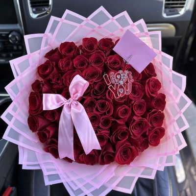 50 Red Roses Pink Paper