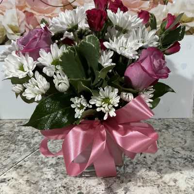 Daisy’s and hot Pink Roses