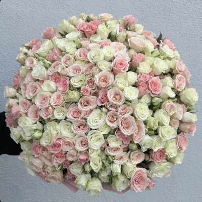 Large bouquet of pale pink and white roses