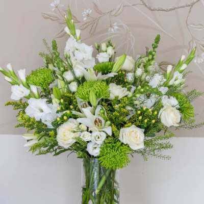 Simplicity & Elegant Arrangement