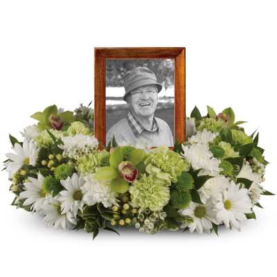 Garden Wreath by Teleflora