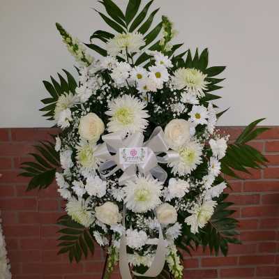 All white sympathy spray