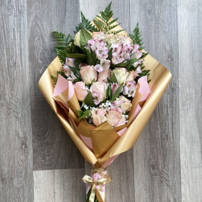 Rose Gold Gift (Queen Roses)