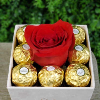 Sweet single rose (pink box)