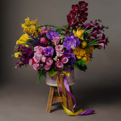 Purple Colorful Exclusive Flower Arrangement – Elegant and Vibrant Gift