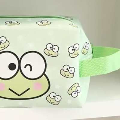Green frog-print zippered pouch with a handle
