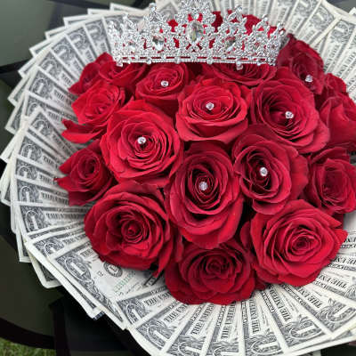 Rosas y billetes y corona
