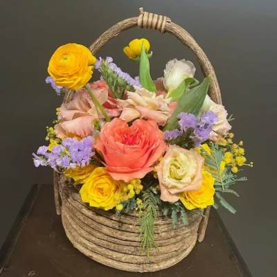 Spring in Bloom – Basket | Spring Flower Basket