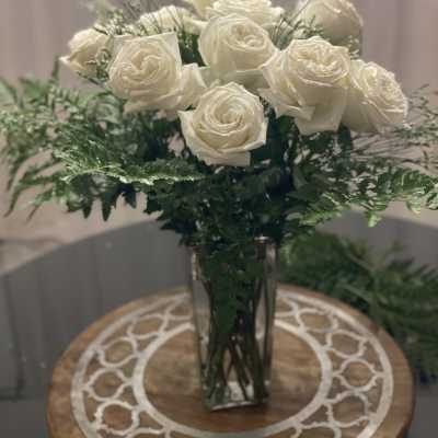 Pure Elegance - Dozen White Roses
